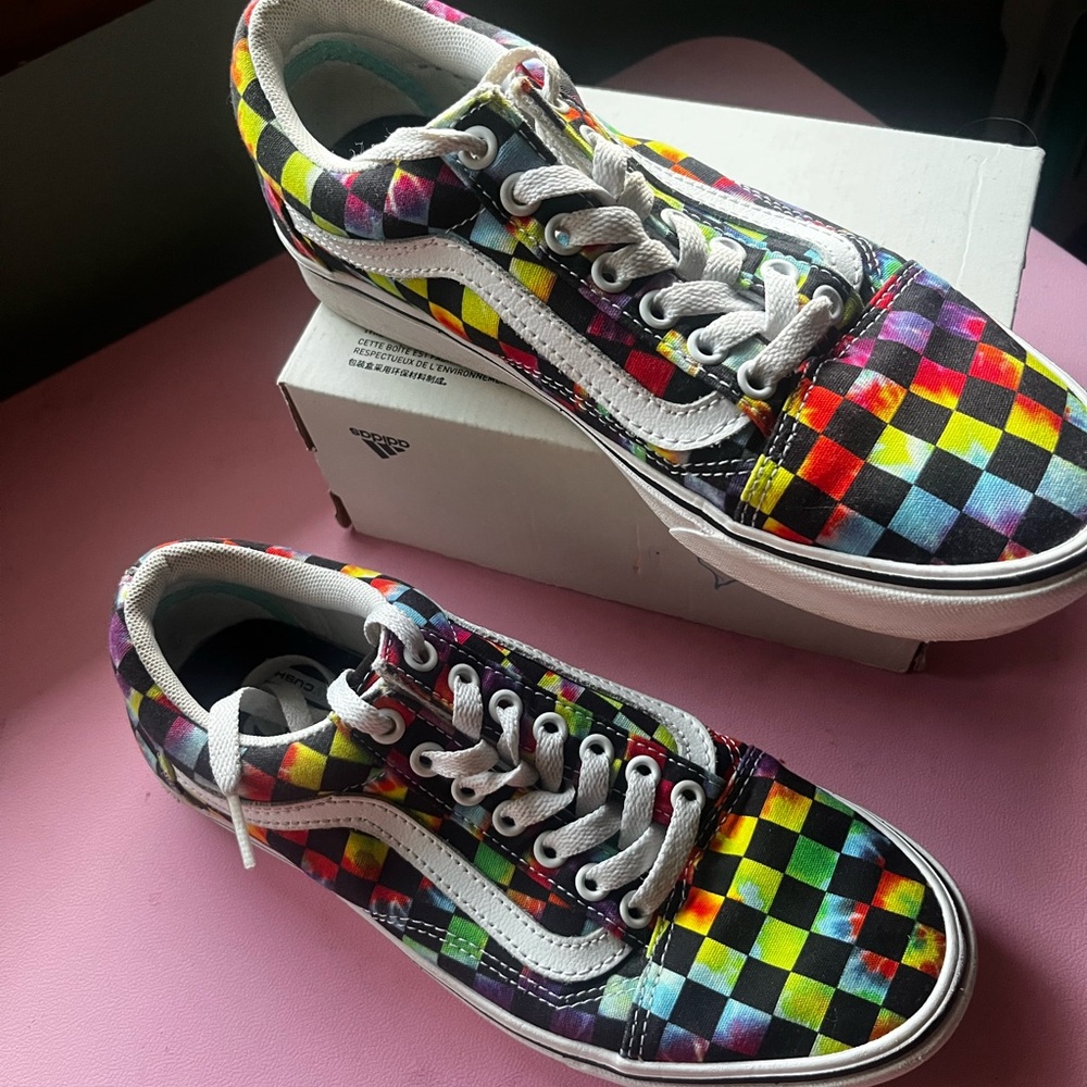 Vans Old Skool Comfy Cush Rainbow/ Tie-dye checkered Men’s 7/ Women’s 8.5